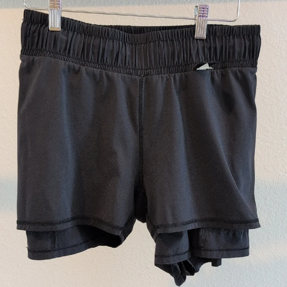 Black Cargo Shorts with Elastic Waistband and Relaxed Fit - Picture 3 of 6